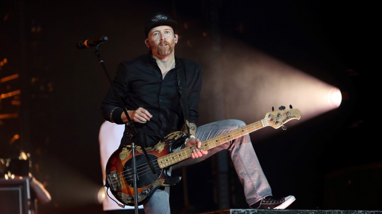 Dave Farrell Linkin Park Getty live cropped 1600x900, Burak Cingi/Redferns