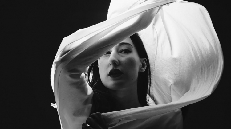 zola jesus PRESS